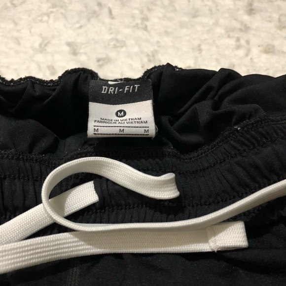 Nike shorts - Picture 2 of 2